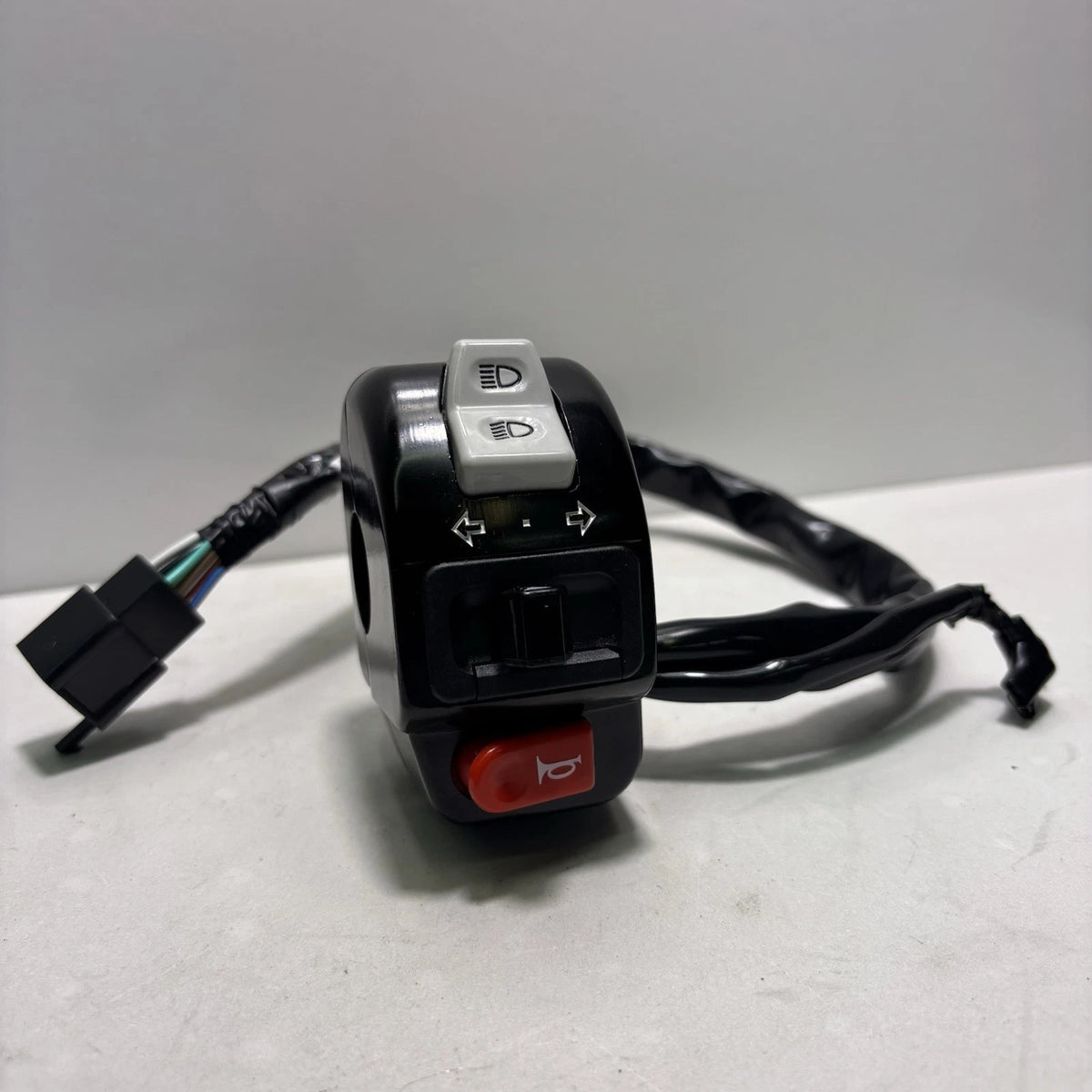 OEM Lance Cabo 200i Left Handle Control Switch, OEM Horn, Etc 35200-AE4-000