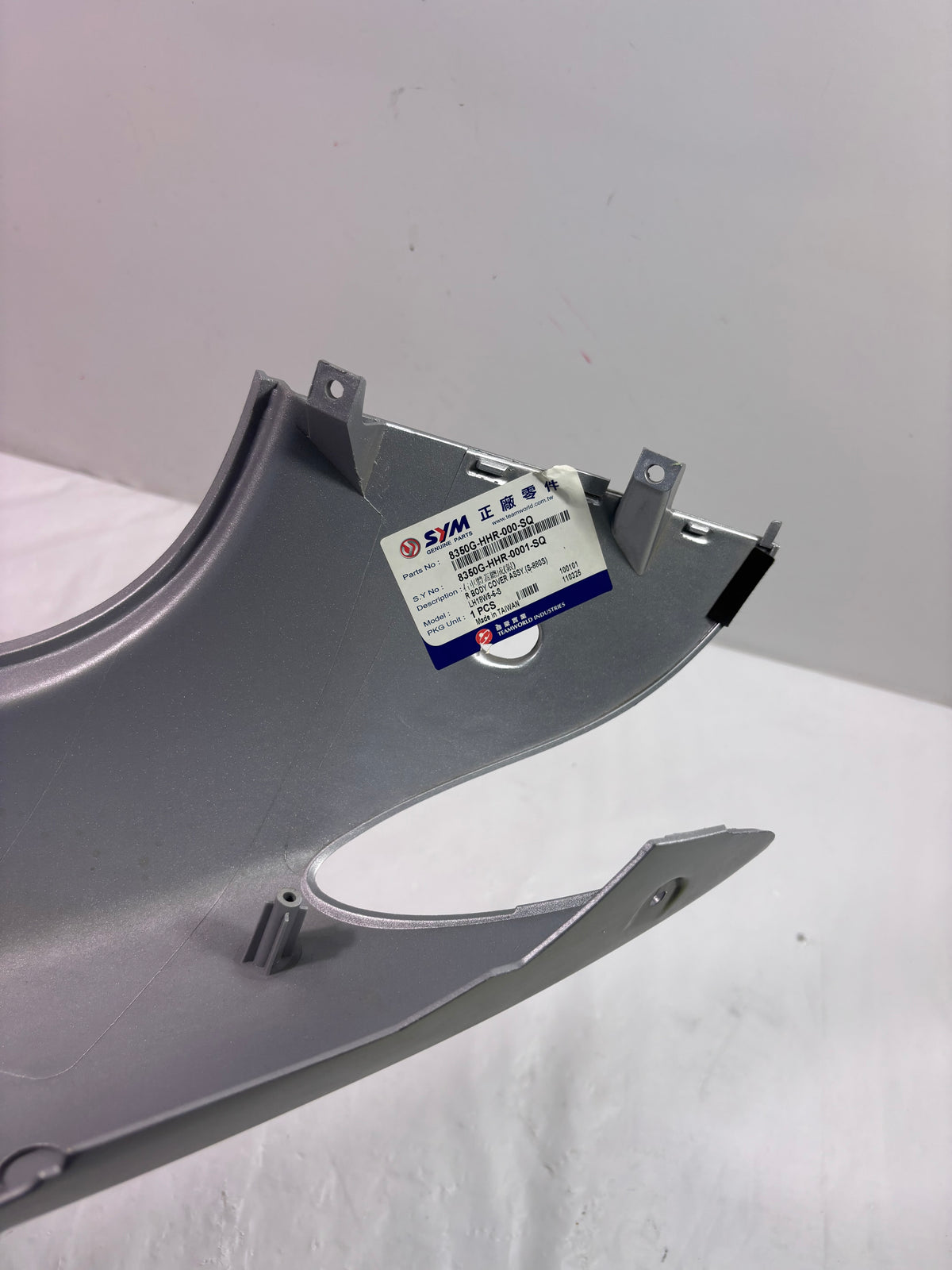 OEM SYM HD200 Evo Gas Scooter Scooter Right Body Panel w/ Emblem, Silver Original