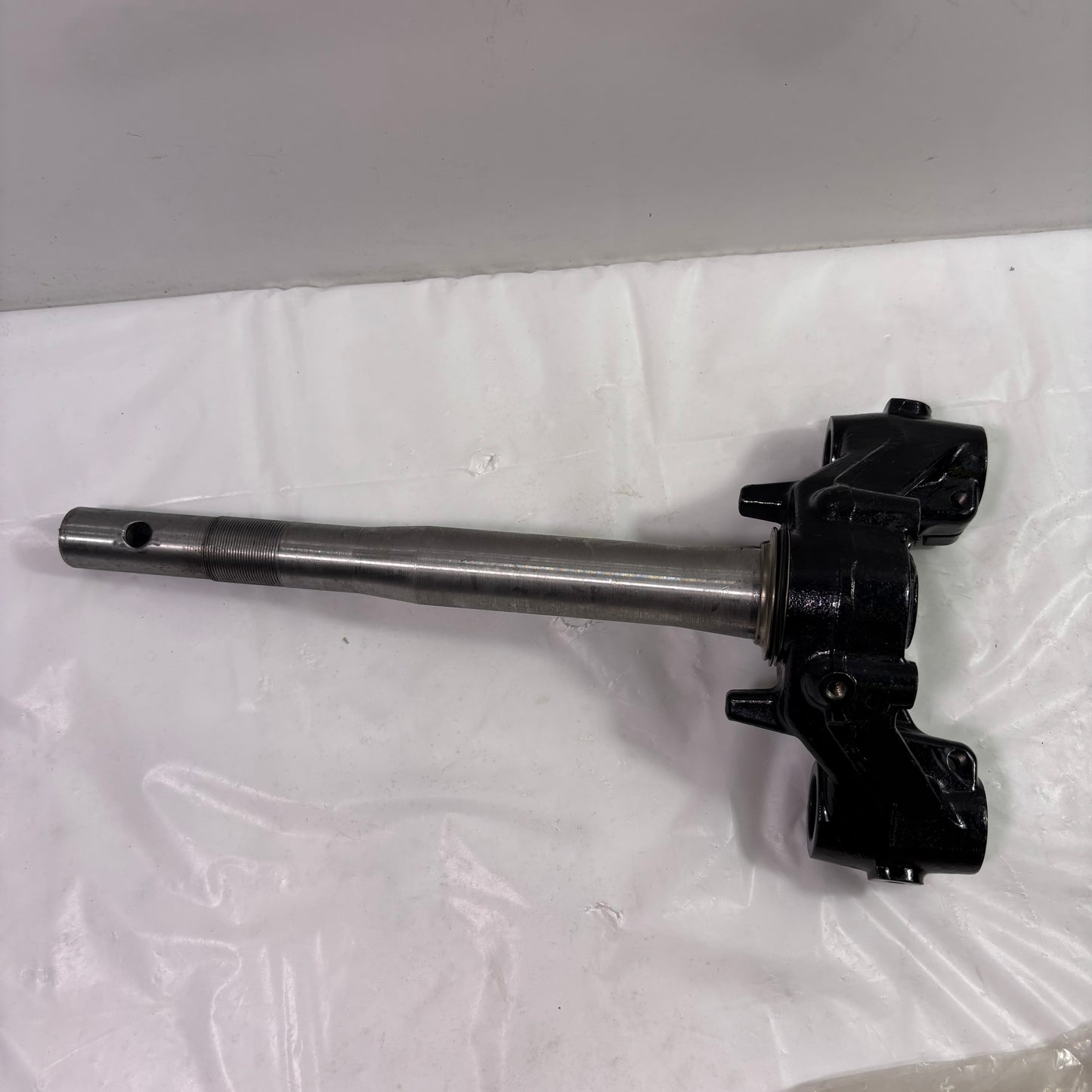 OEM SYM Symba 100 Triple Tree / Handle Steering Stem, Original New 53200-MKK-000