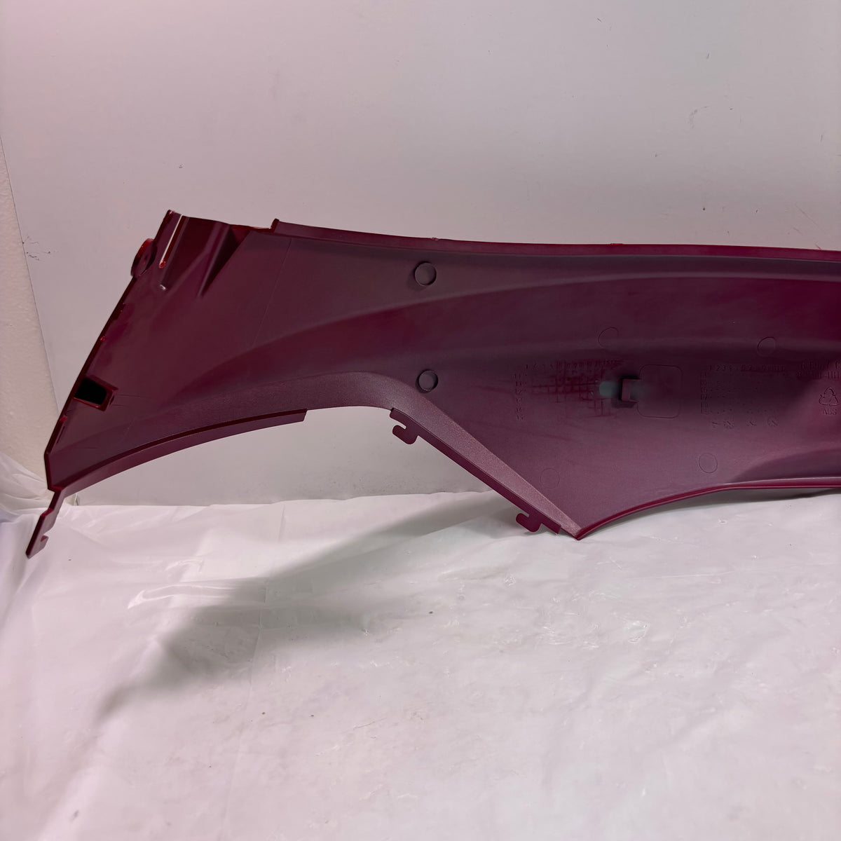 OEM SYM HD200 Evo Scooter Right Body Panel w/ Emblem, Red Original 8350G-HHR-000