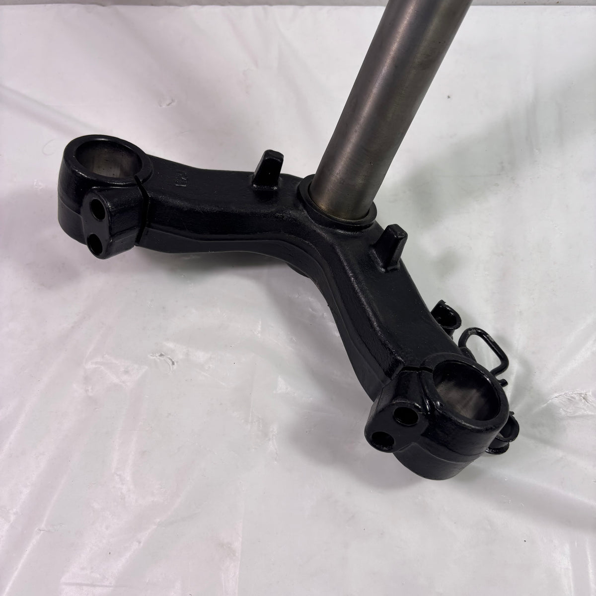 OEM SYM GTS 250 Scooter Steering Stem Triple Tree 53200-HMA-020