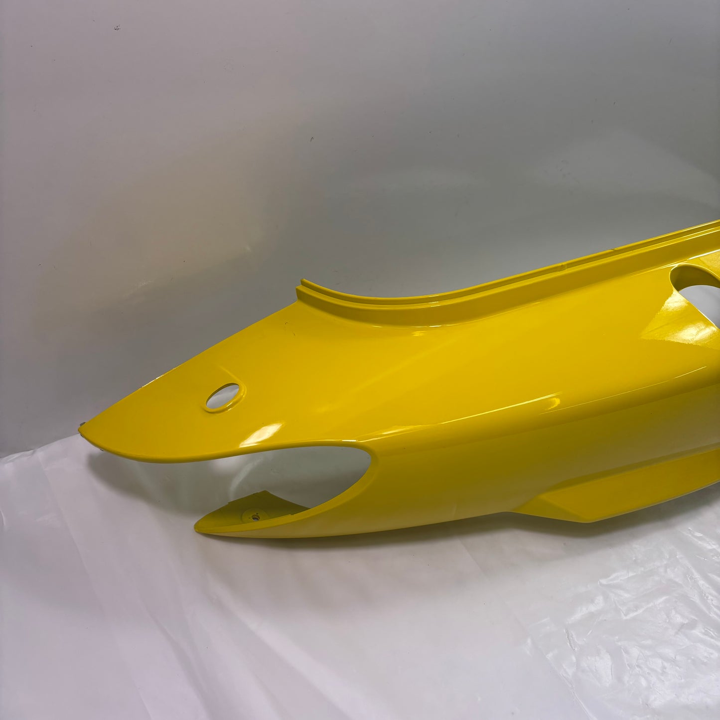 OEM SYM HD200 Evo Right Body Panel, Gloss Yellow w/ Emblem 8350G-HHR-000