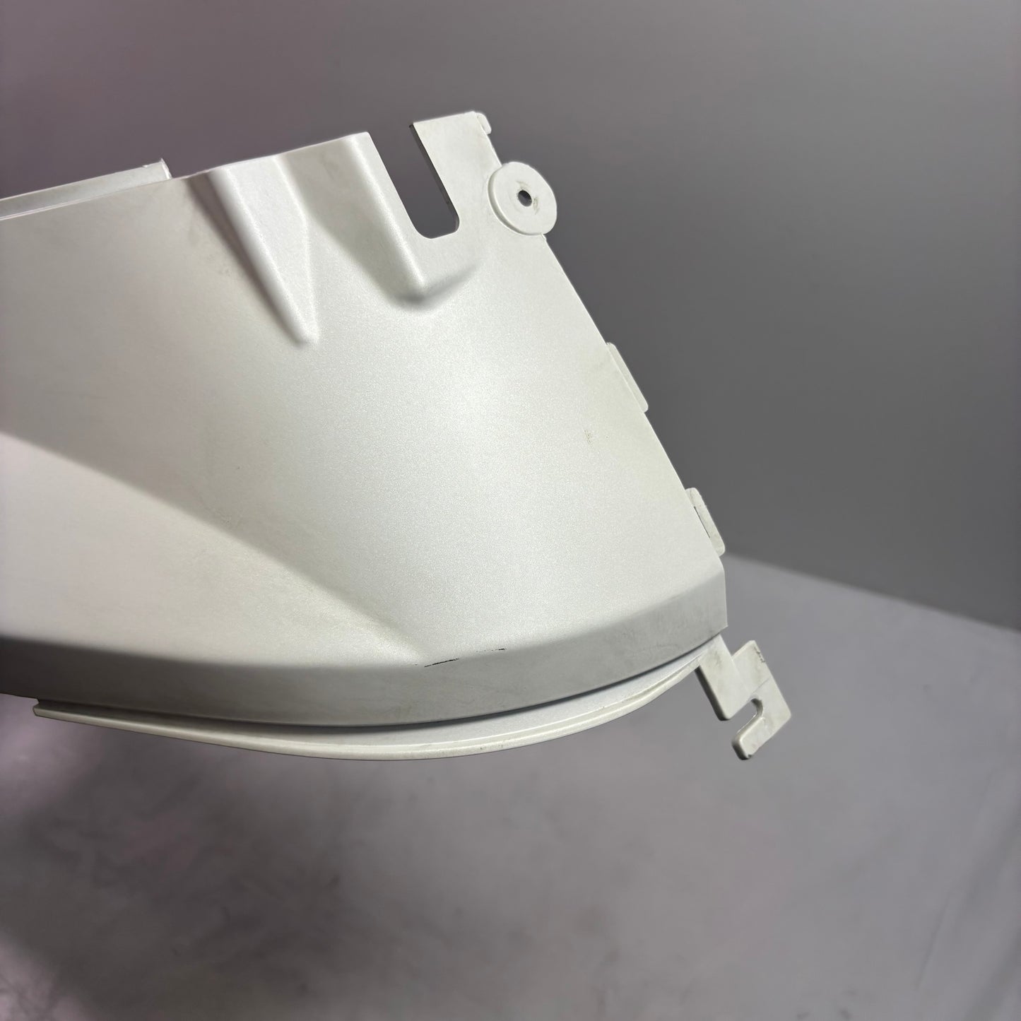 OEM SYM HD200 Evo Scooter Right Body Panel w/ Emblem, White. 8350G-HHR-000