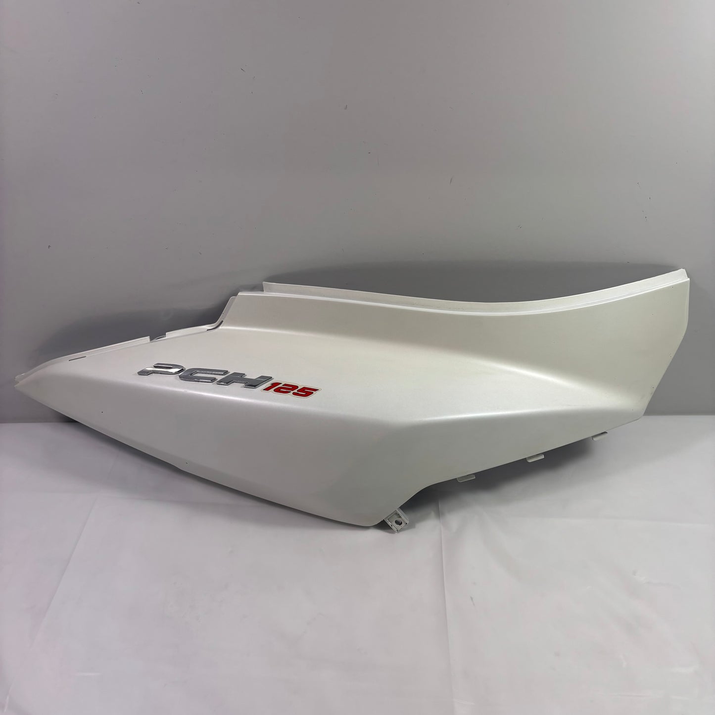 OEM Lance PCH 125 Scooter RH Body Cover Right Panel, White 83500-AAA-000