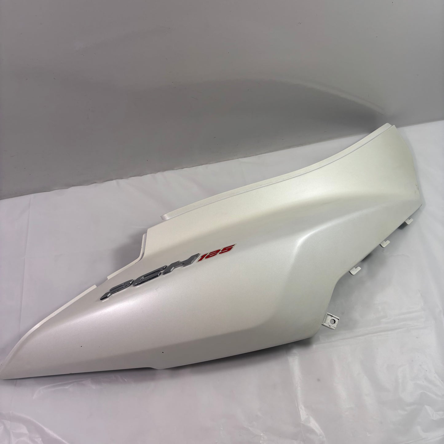 OEM Lance PCH 125 Scooter RH Body Cover Right Panel, White 83500-AAA-000