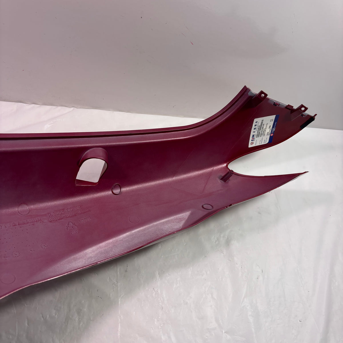 OEM SYM HD200 Evo Scooter Right Body Panel w/ Emblem, Red Original 8350G-HHR-000