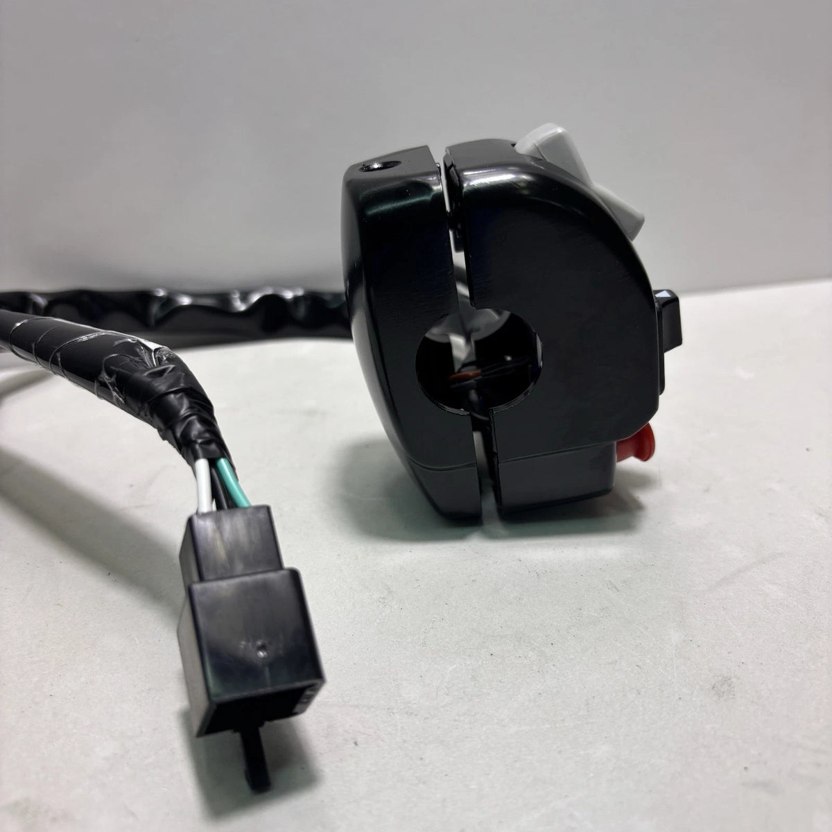 OEM Lance Cabo 200i Left Handle Control Switch, OEM Horn, Etc 35200-AE4-000