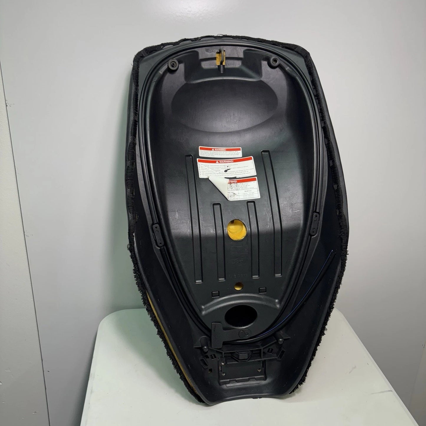 2009 VESPA PIAGGIO MP3 THREE WHEELER Scooter 400IE SEAT, OEM Black