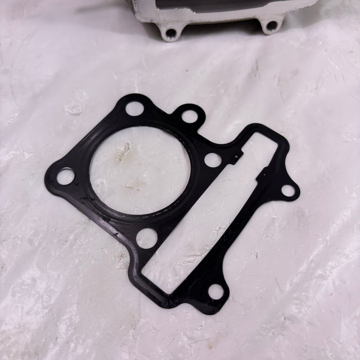 OEM Genuine Buddy 125 Scooter Cylinder Head Comp w/ Valves, gasket (Pre Owned)