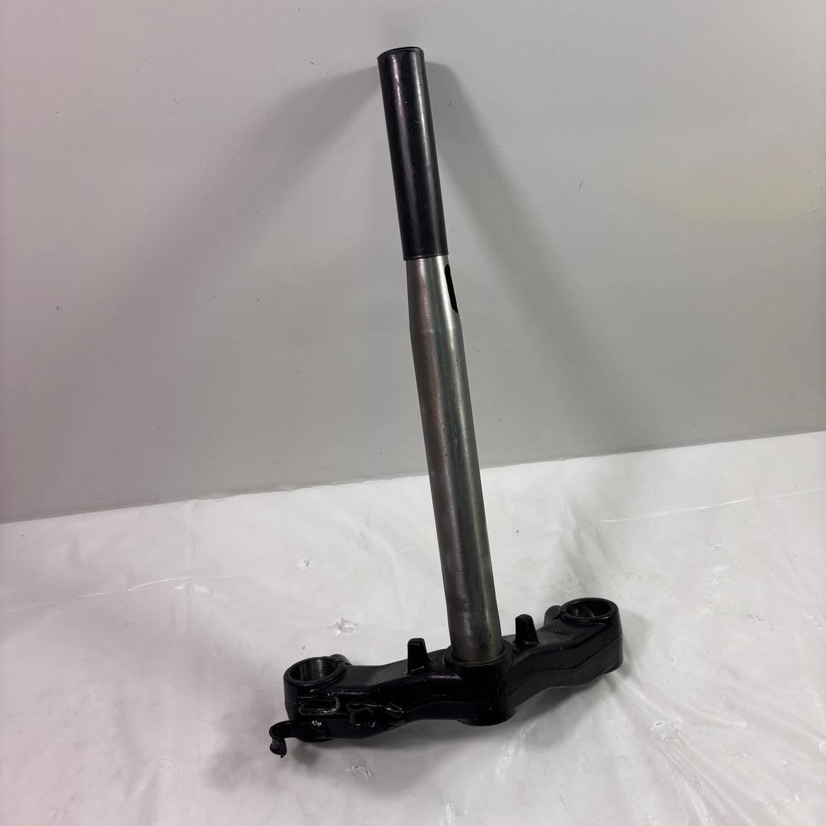 OEM SYM GTS 250 Scooter Steering Stem Triple Tree 53200-HMA-020