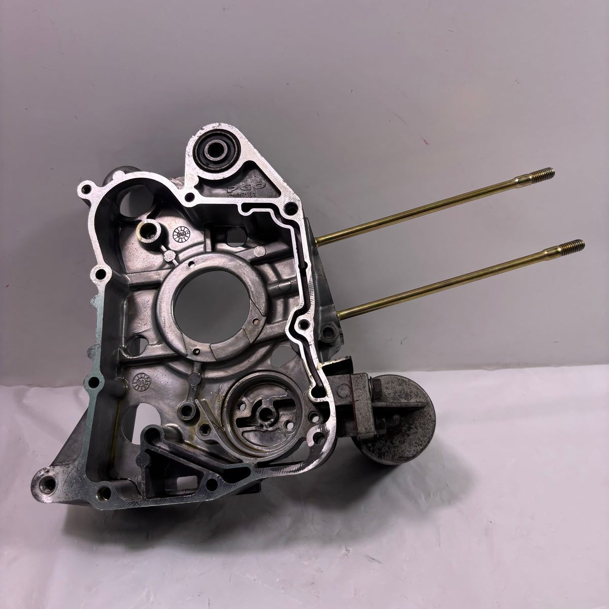 OEM Genuine Buddy 125 Scooter Right Crankcase w/ Oil Filter Bracket C206K010000