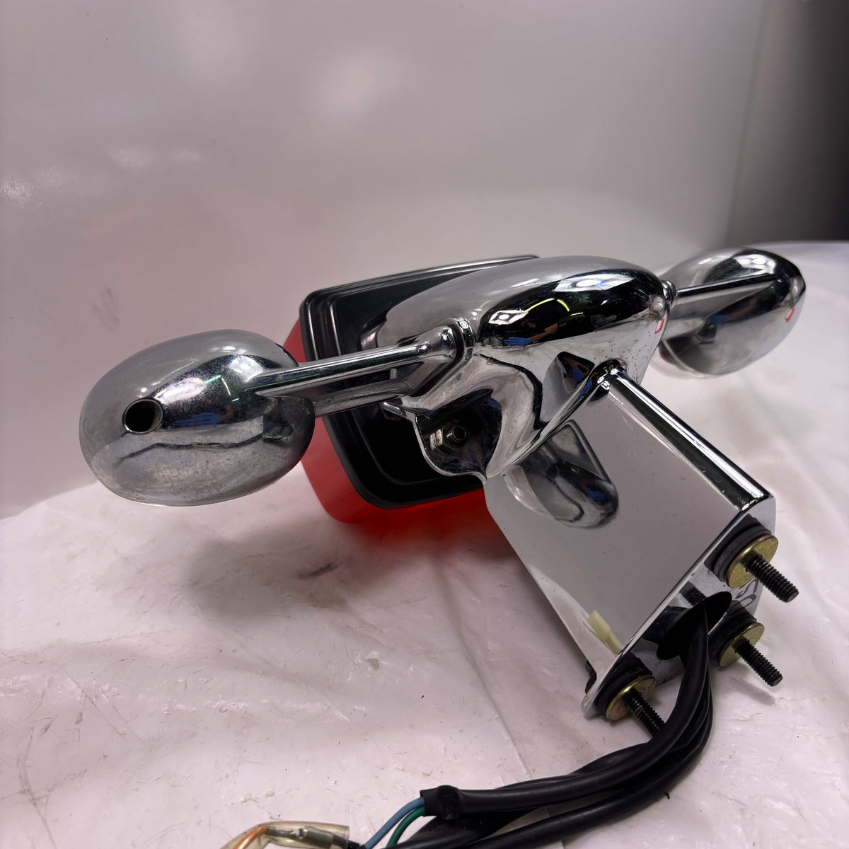 Tail Light Assembly for Lance Cali & Havana Classic 50/125/150/200i Chrome/red