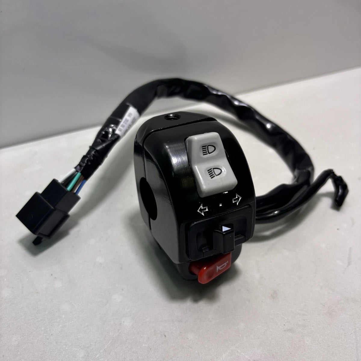 OEM Lance Cabo 200i Left Handle Control Switch, OEM Horn, Etc 35200-AE4-000