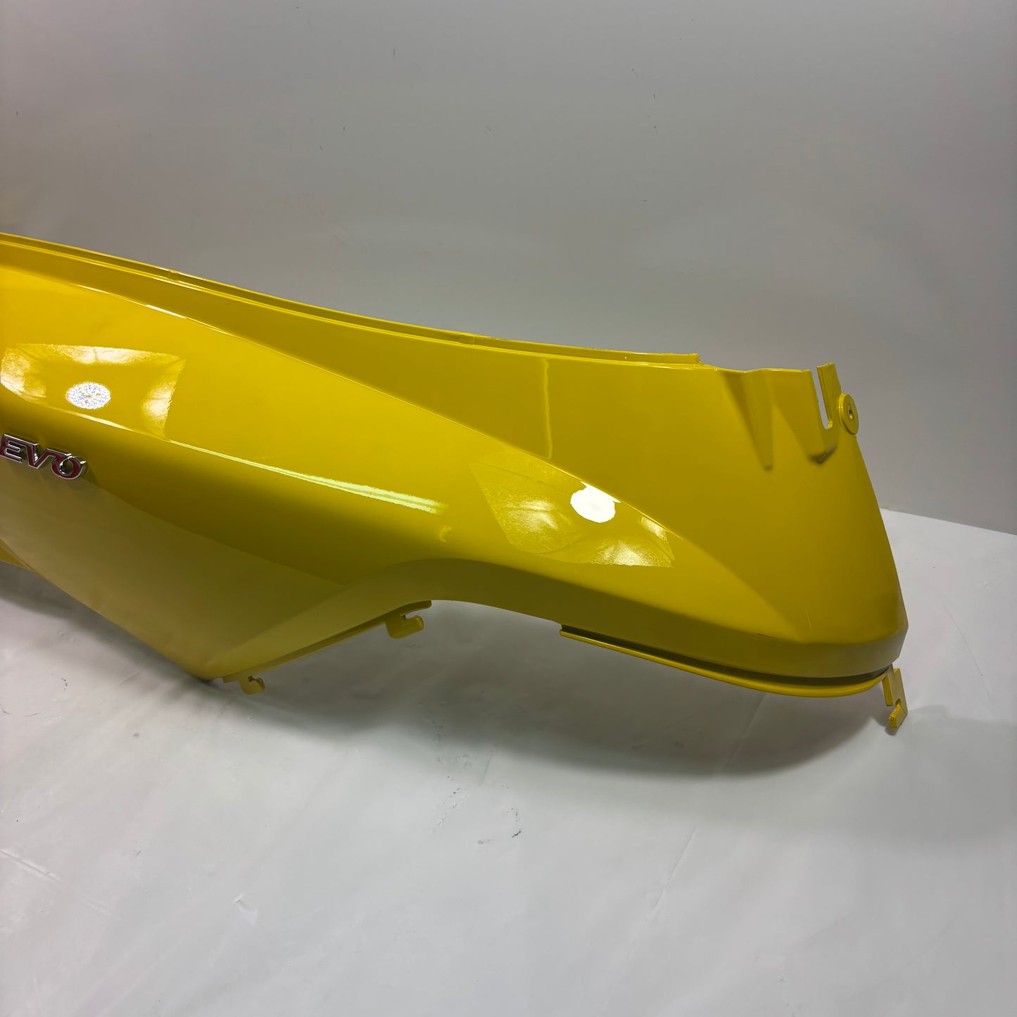 OEM SYM HD200 Evo Right Body Panel, Gloss Yellow w/ Emblem 8350G-HHR-000